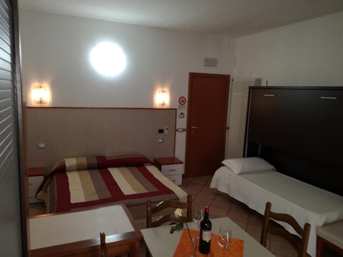 Ca' Del Sasso Pensionat Verona Exteriör bild